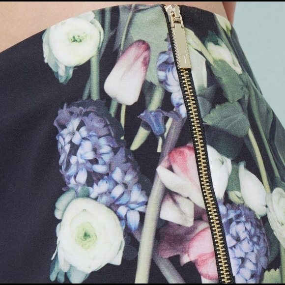 NWT Ted Baker Kensington Floral Ankle Grazer Pants - Picture 3 of 4